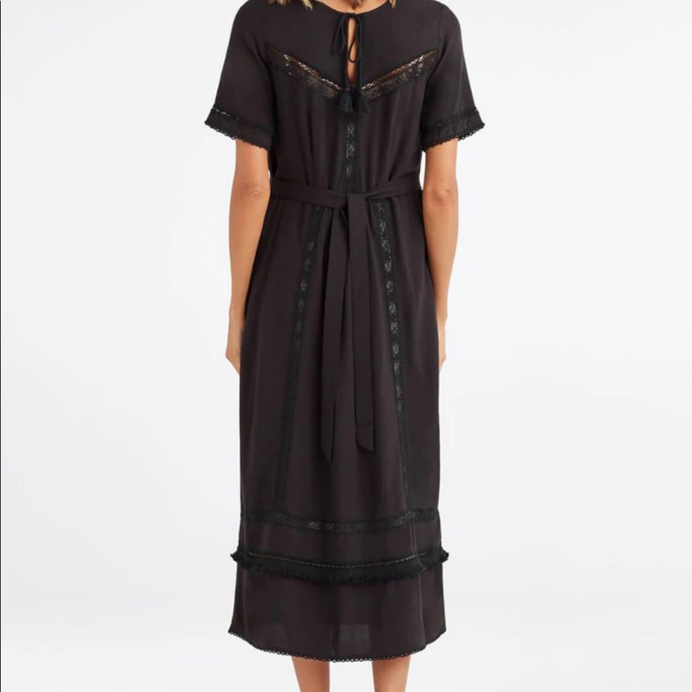VETTA Black Lace-Trim Midi Dress
